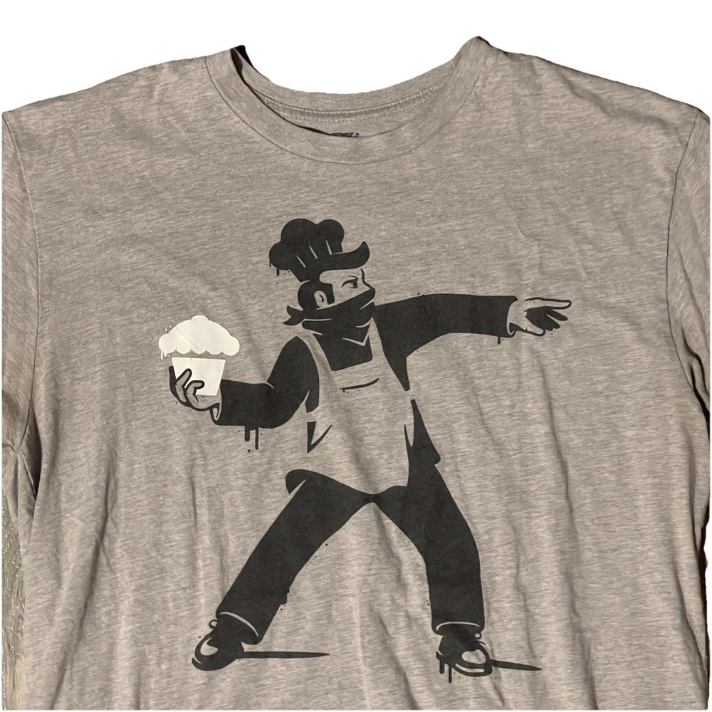Johnny Cupcakes Banksy Parody T-shirt Gray Tee Used Large Street Art Artist